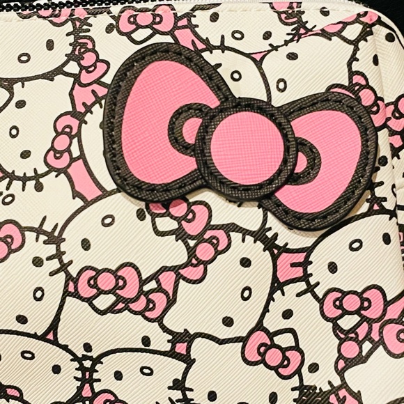Hello Kitty Cosmetics Bag by Impressions - Picture 2 of 6